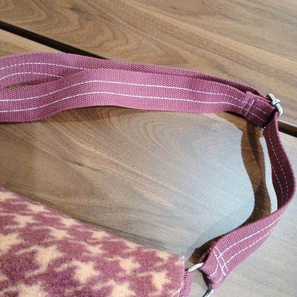 Aerie Brown and Cream Houndstooth Fannypack - Picture 4 of 8